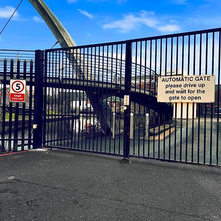 Luxury Waterfront Property With Free Parking Coventry Exteriör bild