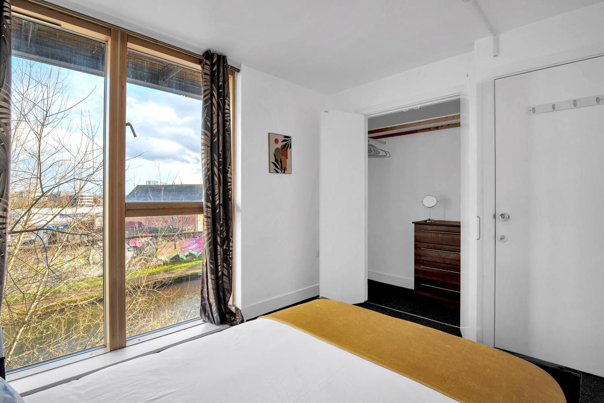 Luxury Waterfront Property With Free Parking Coventry Exteriör bild