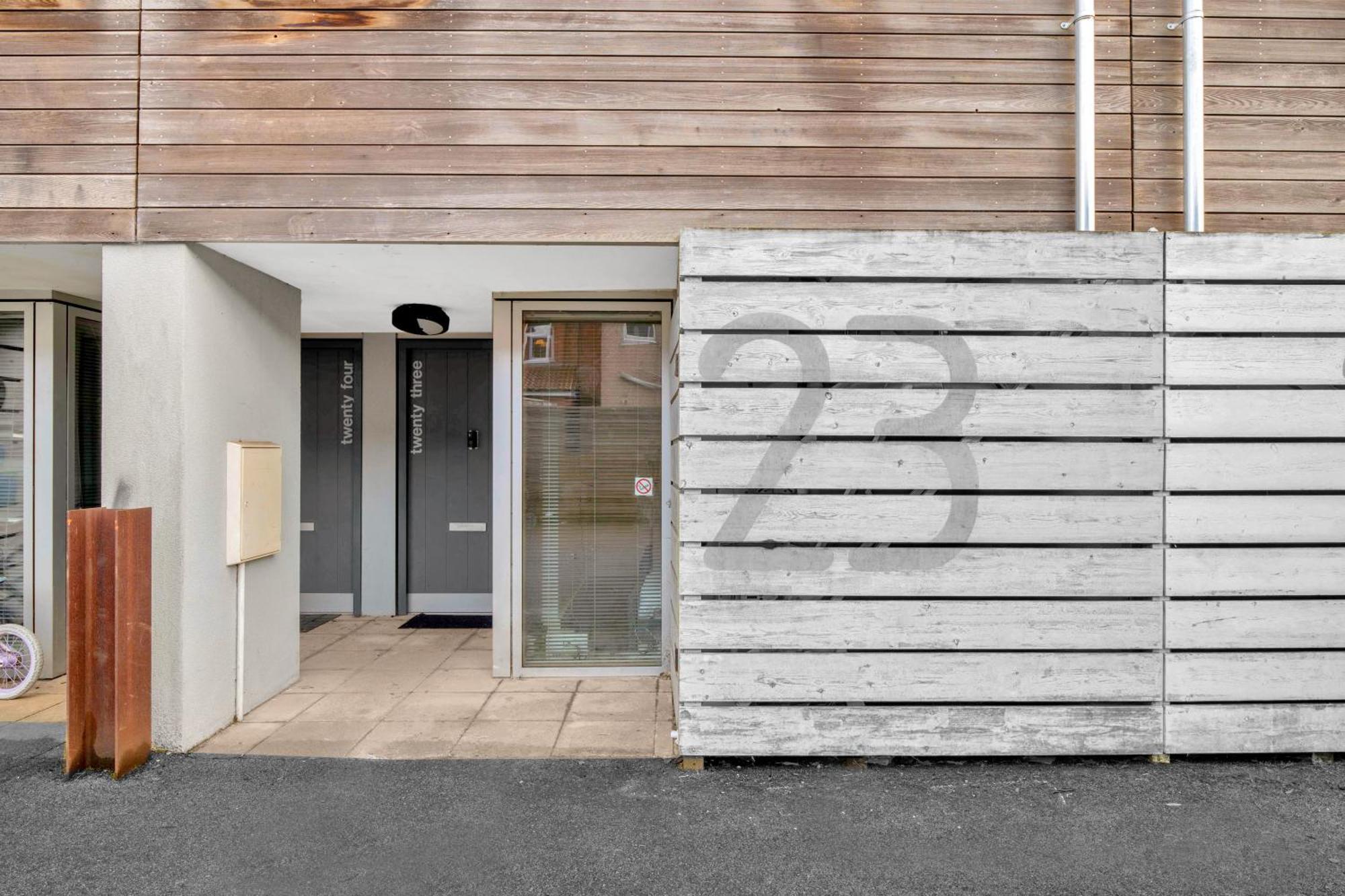 Luxury Waterfront Property With Free Parking Coventry Exteriör bild