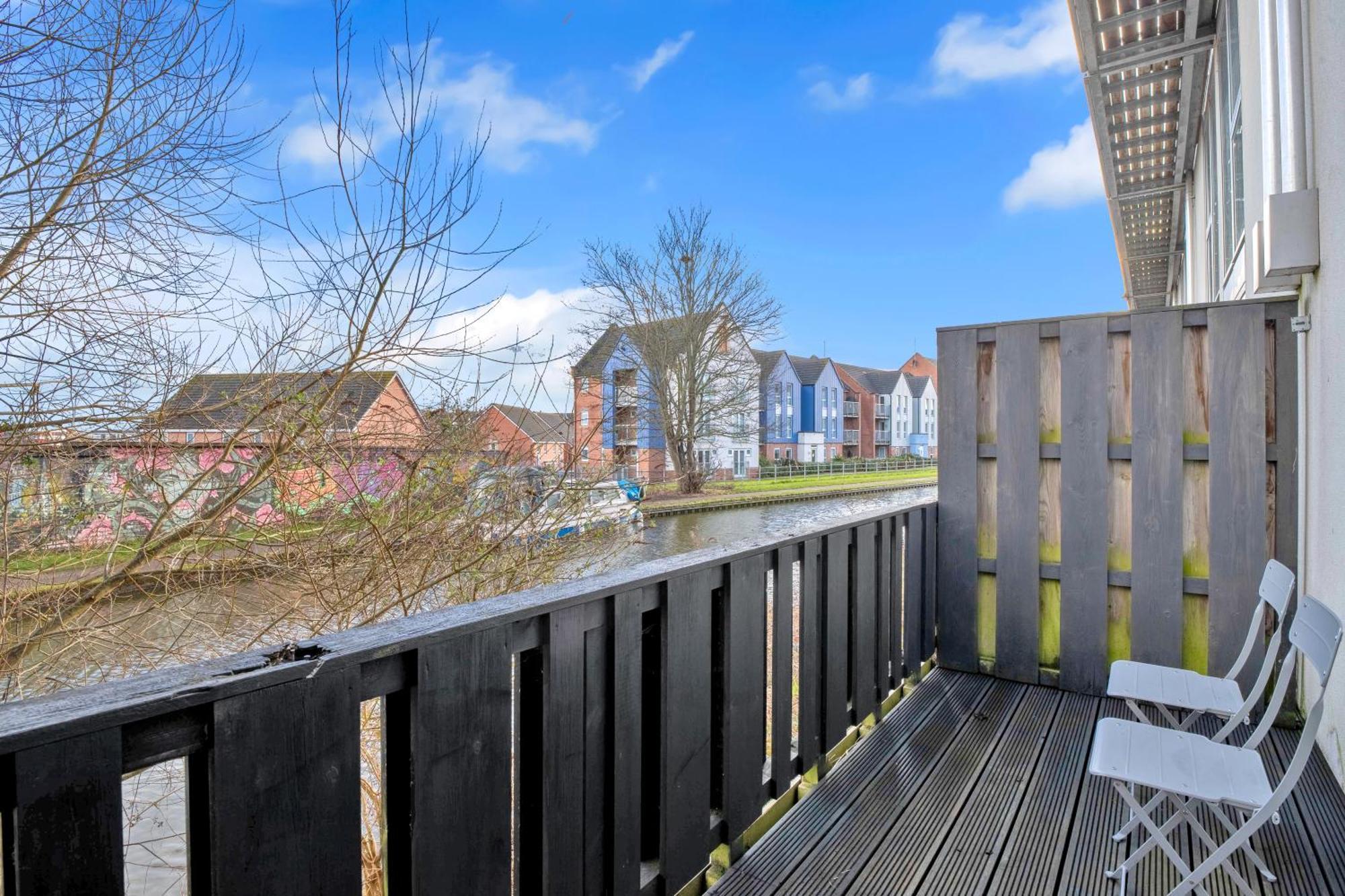Luxury Waterfront Property With Free Parking Coventry Exteriör bild