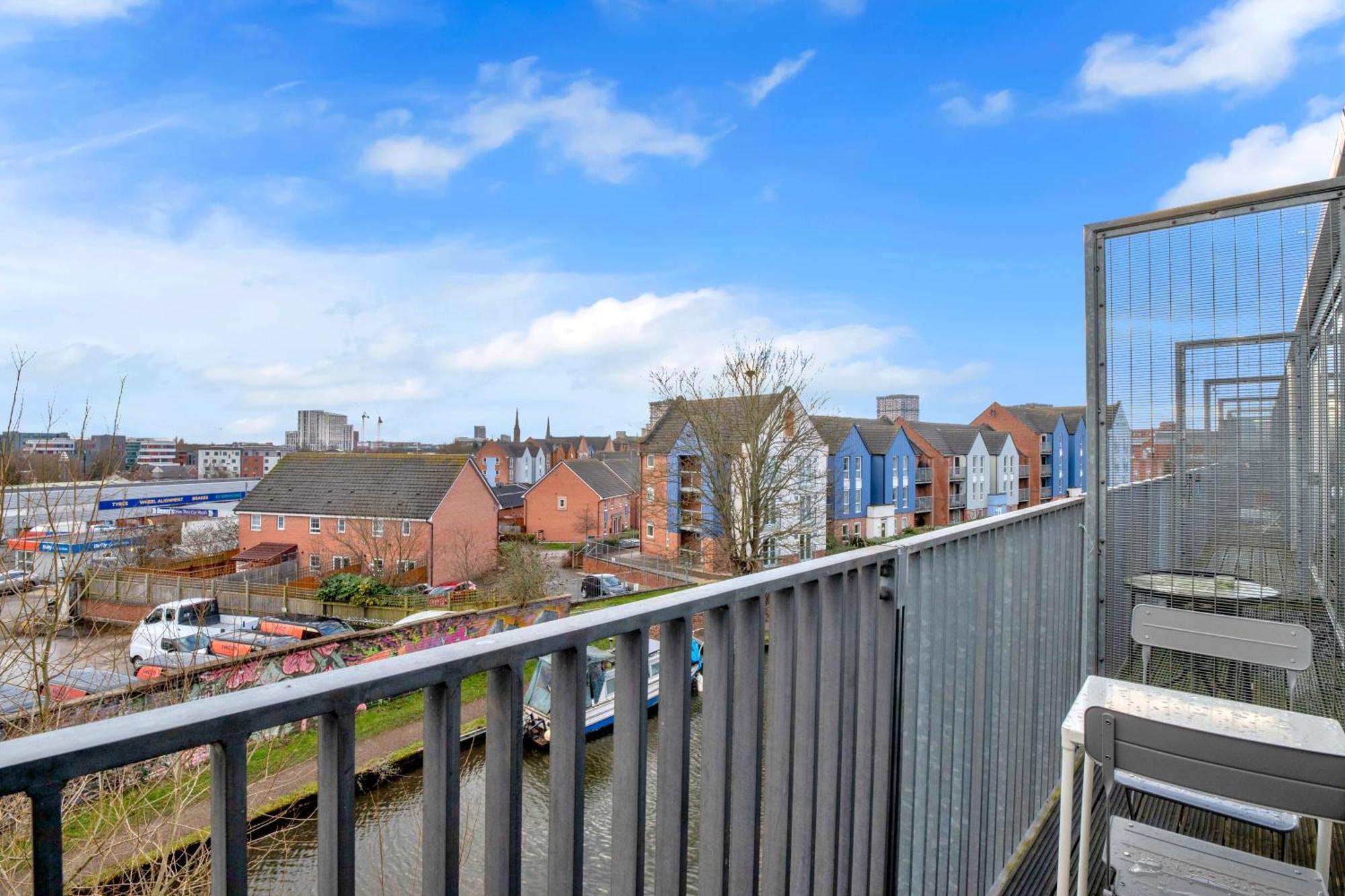 Luxury Waterfront Property With Free Parking Coventry Exteriör bild