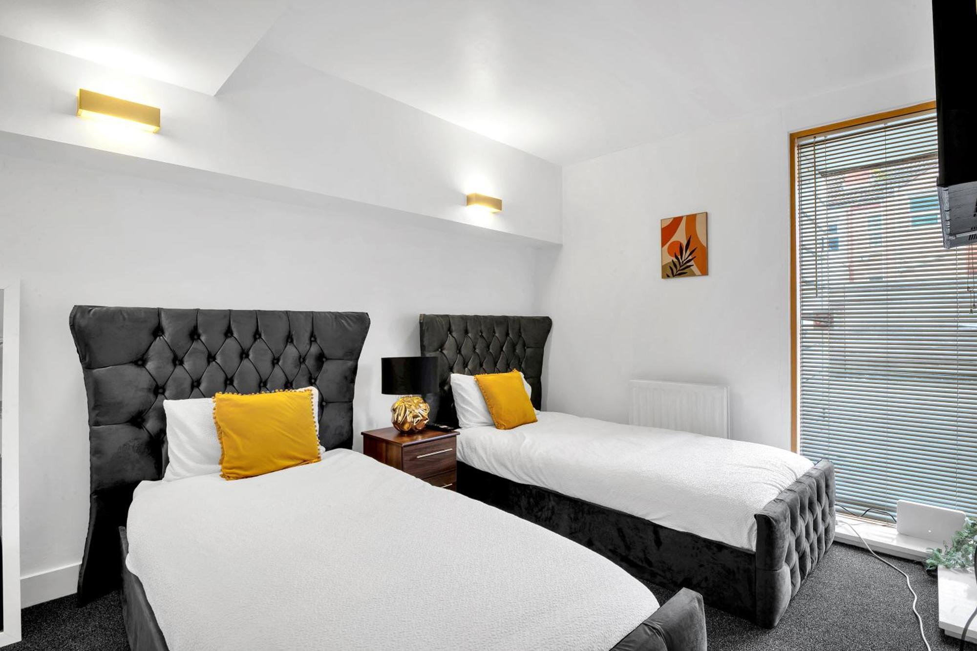Luxury Waterfront Property With Free Parking Coventry Exteriör bild