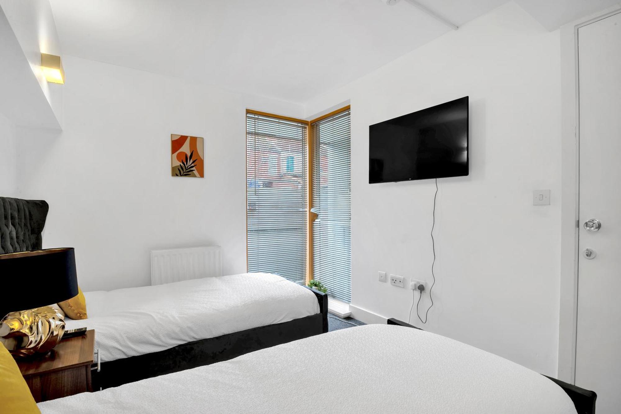Luxury Waterfront Property With Free Parking Coventry Exteriör bild