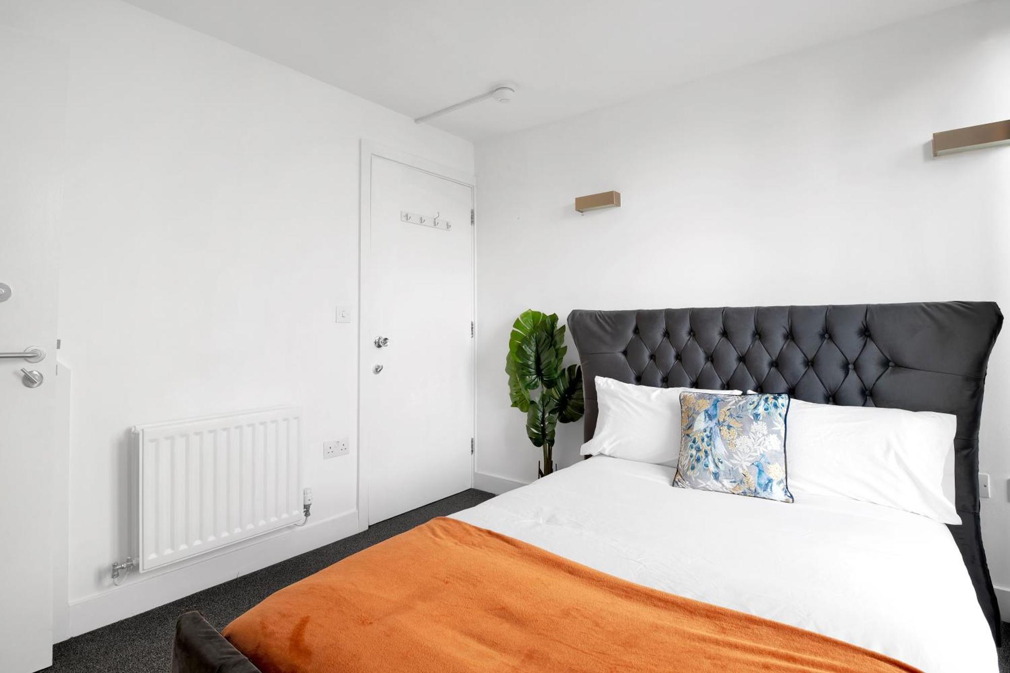 Luxury Waterfront Property With Free Parking Coventry Exteriör bild