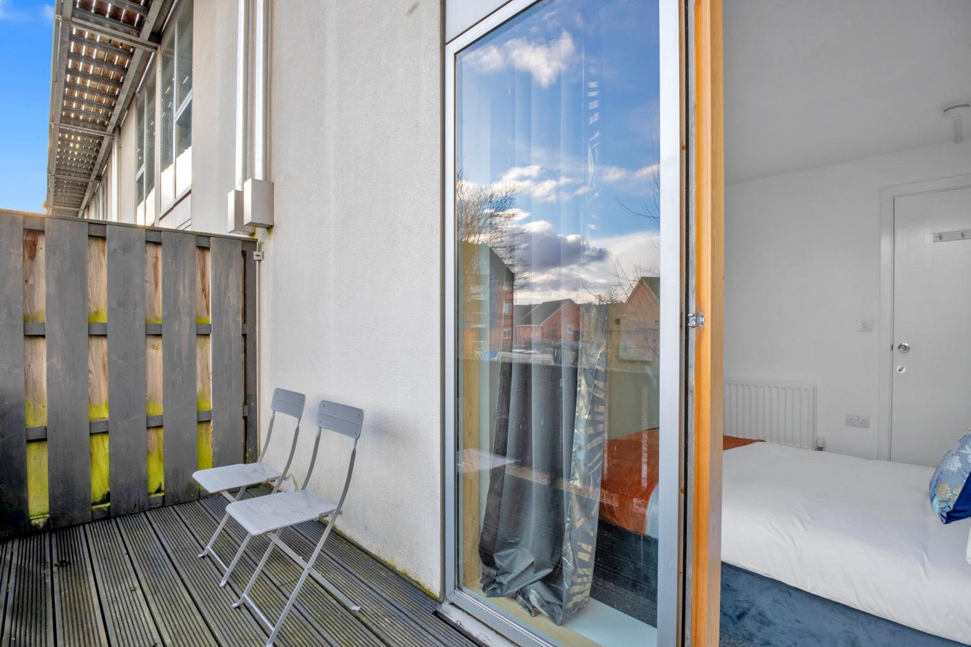 Luxury Waterfront Property With Free Parking Coventry Exteriör bild