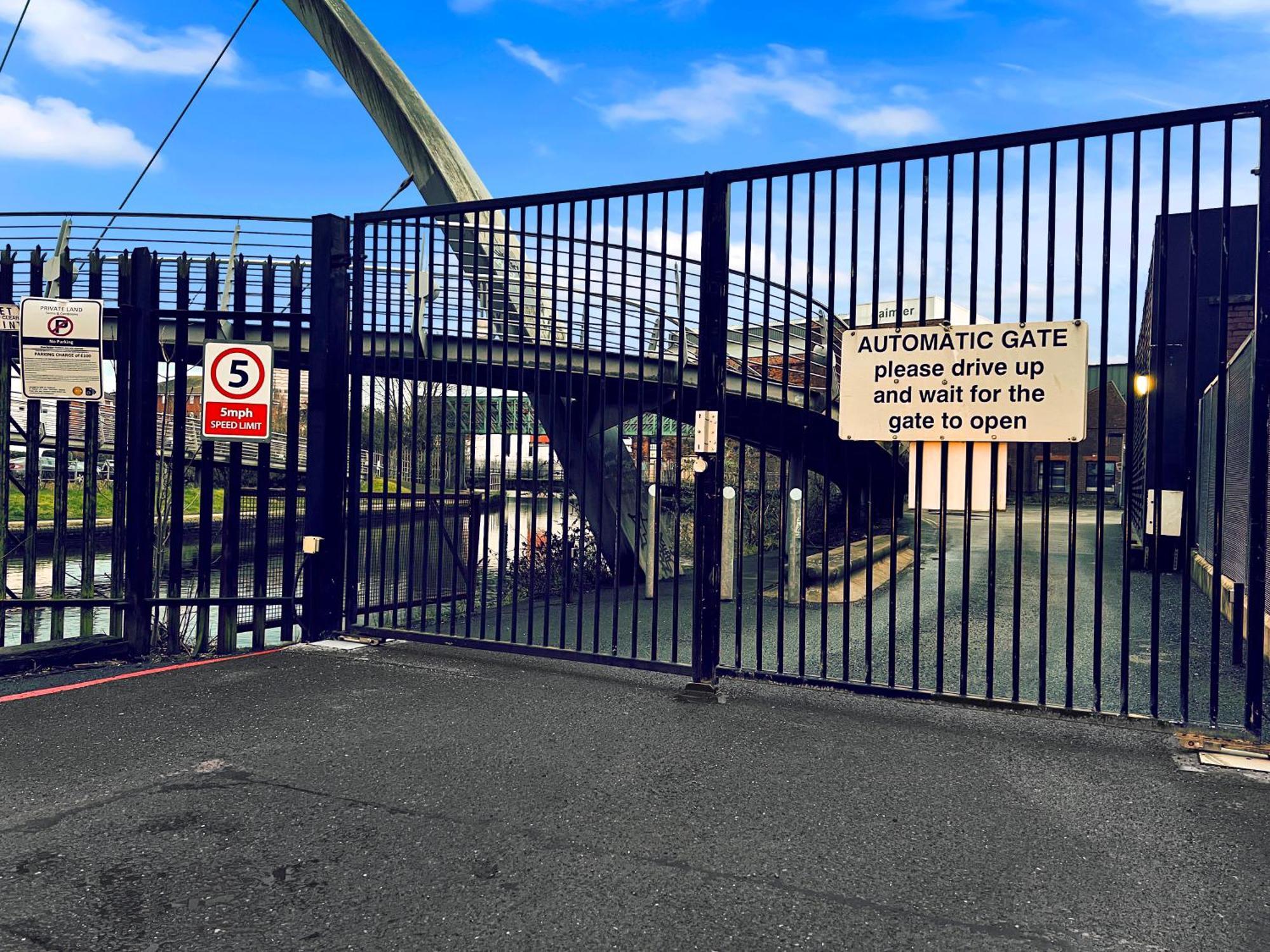 Luxury Waterfront Property With Free Parking Coventry Exteriör bild